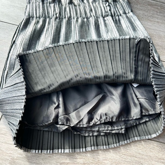 ZARA Silver Metallic Pleated Mini Skirt - Picture 12 of 16